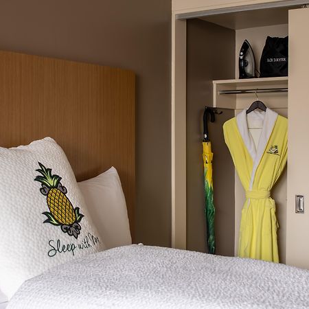 Staypineapple, Hotel Rose, Downtown Portland Eksteriør billede