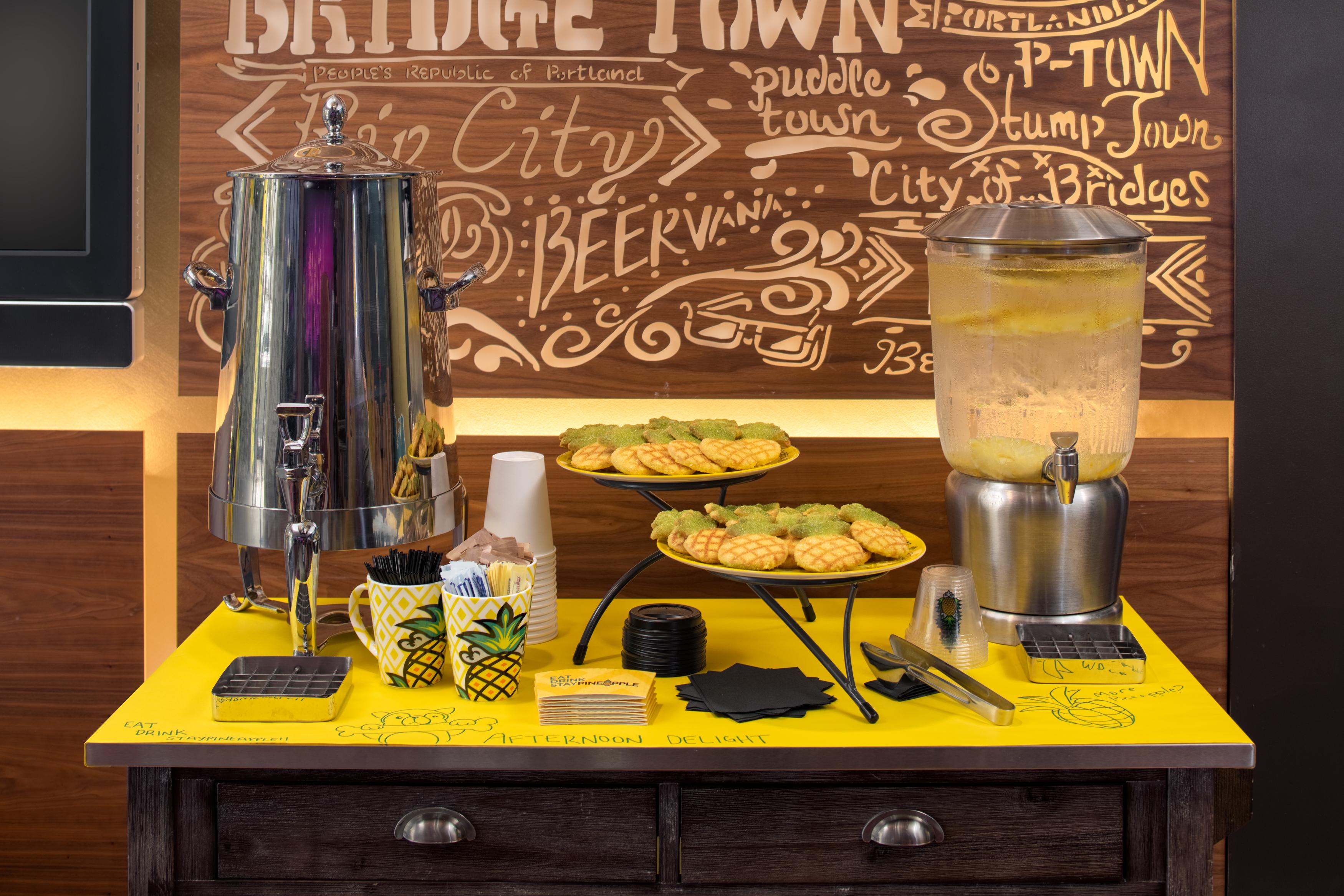 Staypineapple, Hotel Rose, Downtown Portland Eksteriør billede